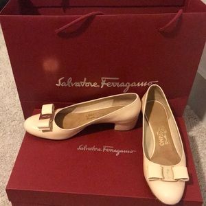 Authentic Salvatore Ferragamo Vara Nude Leather